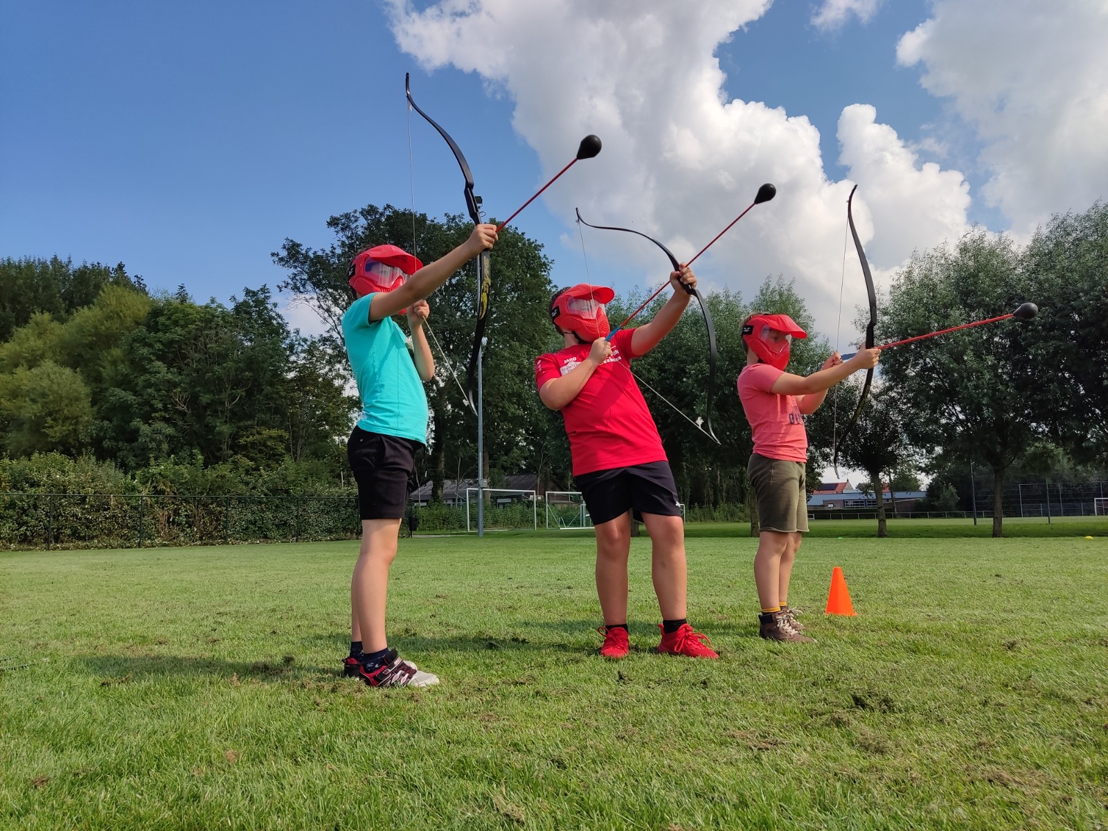 sportdag met boogschieten lagere school