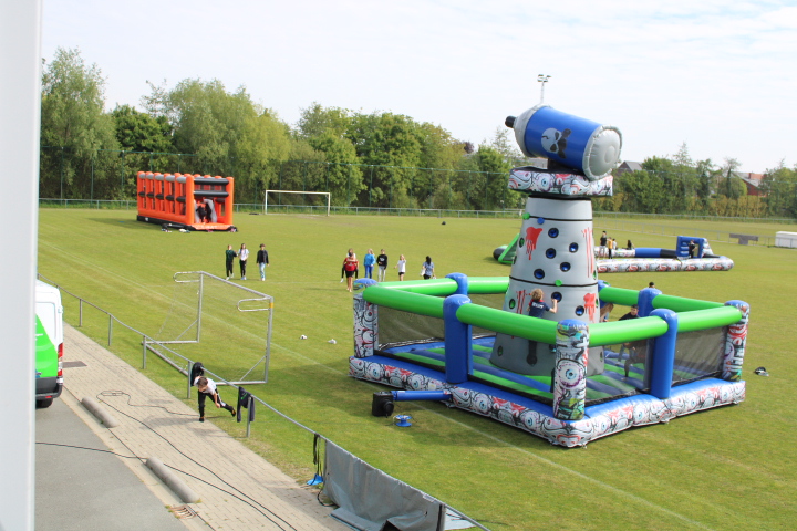 Leuke attracties op een sportdag voor de middelbare school