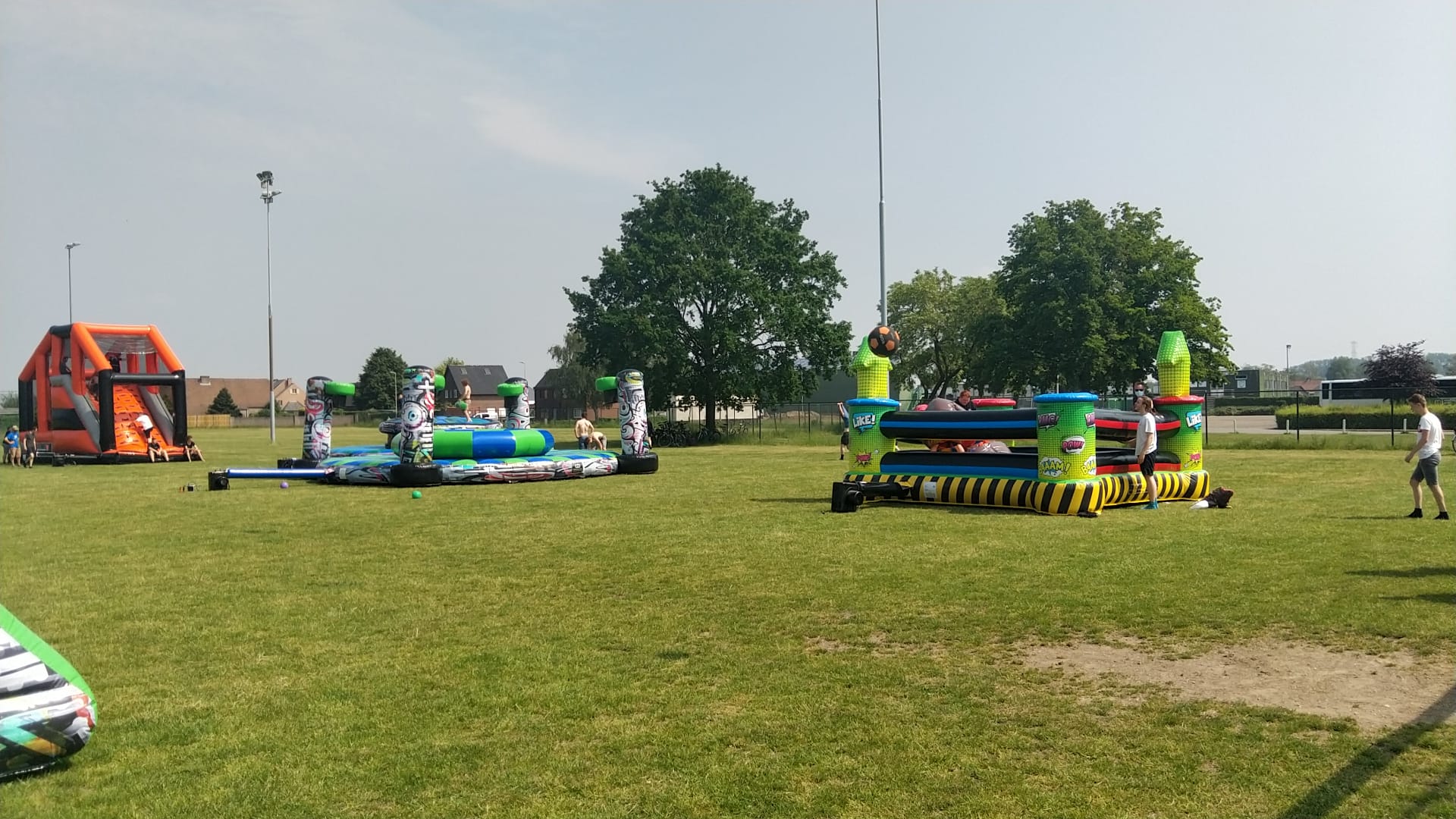 inflatable xxl sportdag middelbare school