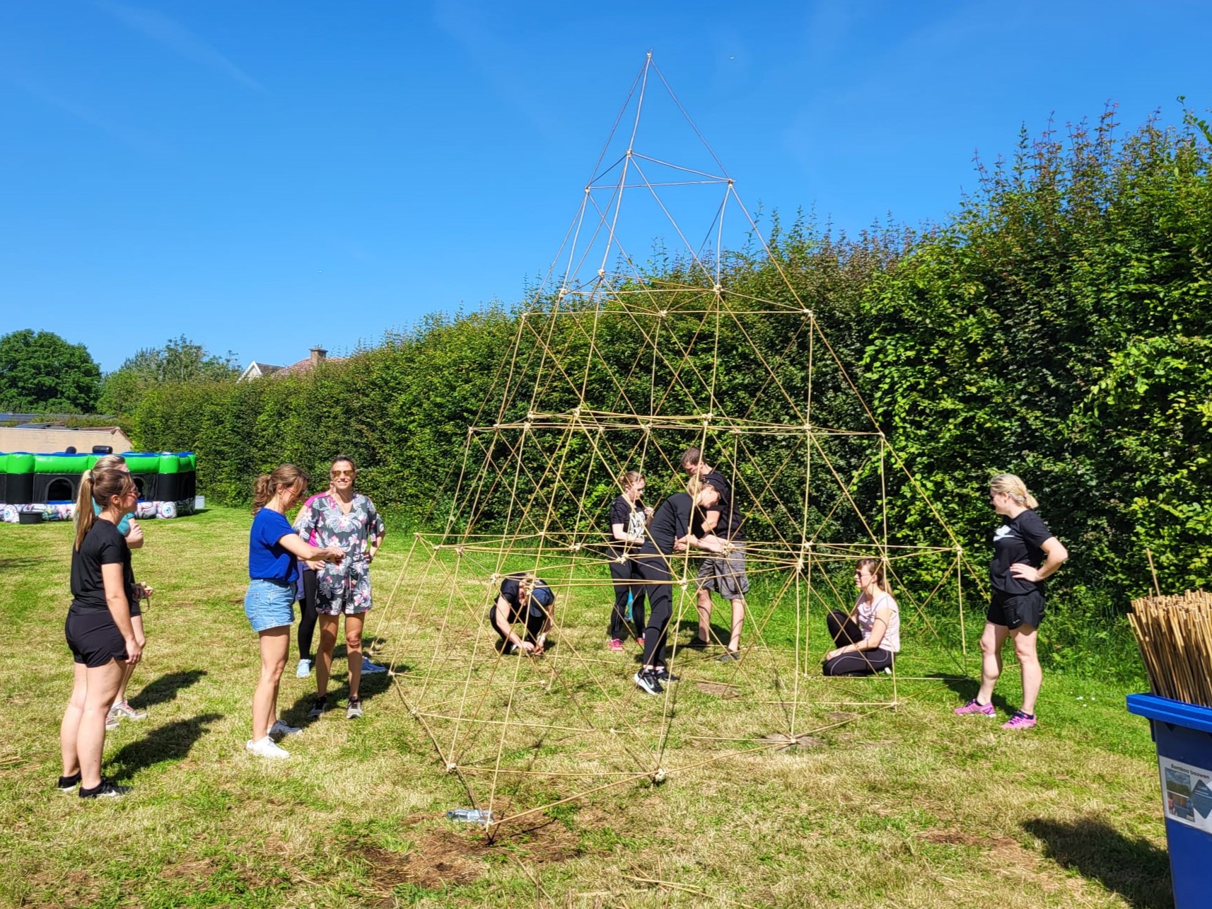 Bamboe bouwen teambuilding